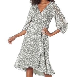 Club Monaco Pleated Dress with Sleeves Green